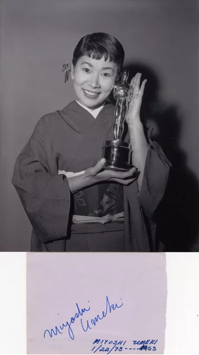 Miyoshi Umeki autograph