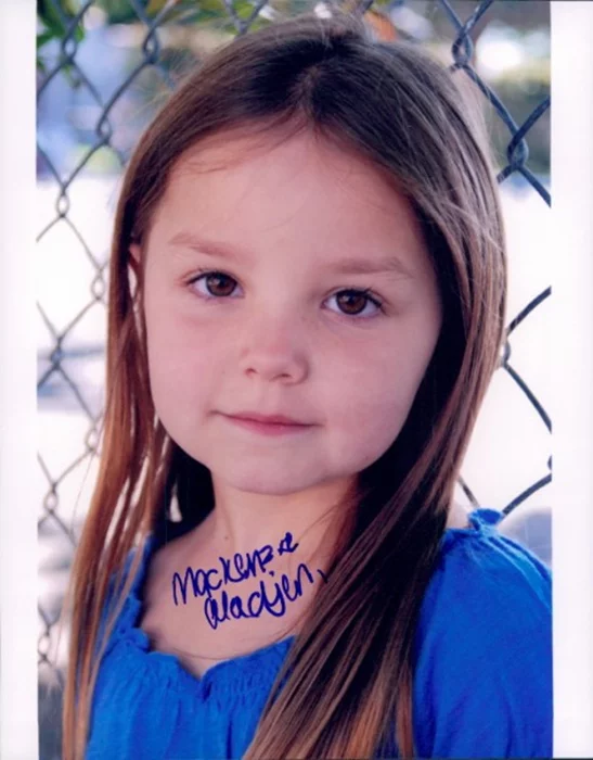 Mackenzie Aladjem autograph