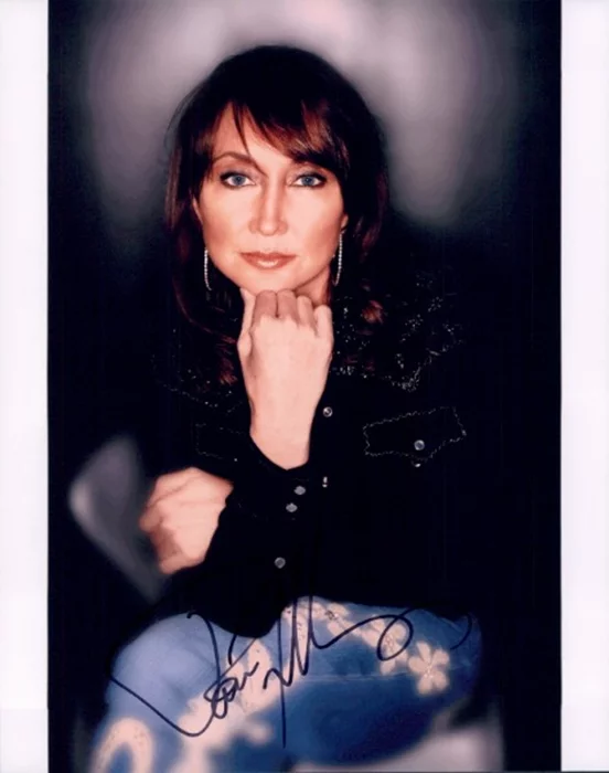 Pam Tillis autograph