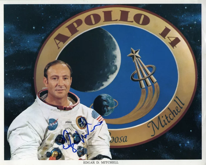 Edgar Mitchell autograph