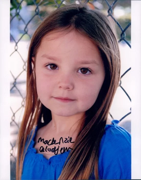 Mackenzie Aladjem autograph