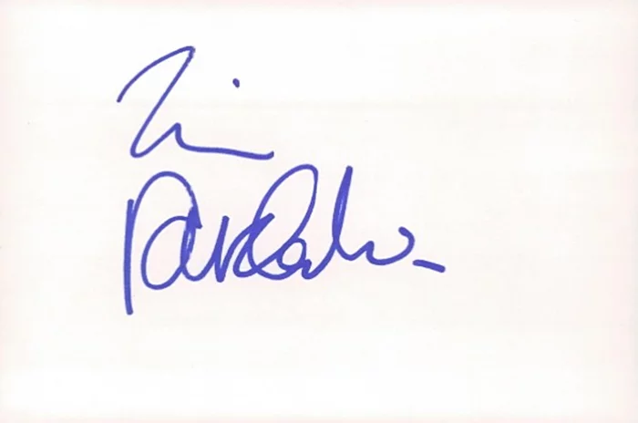 Nia Vardalos autograph