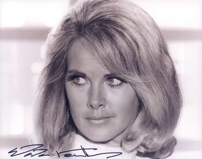 Wanda Ventham autograph