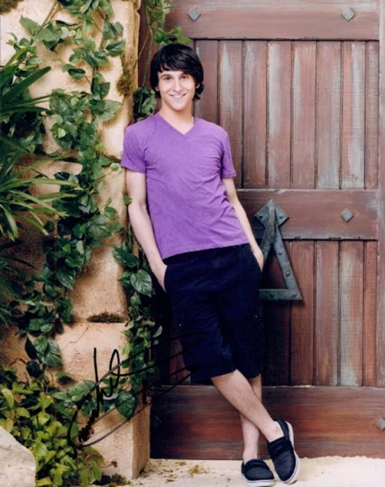Mitchel Musso autograph