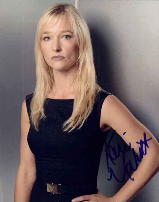 Kari Matchett autograph