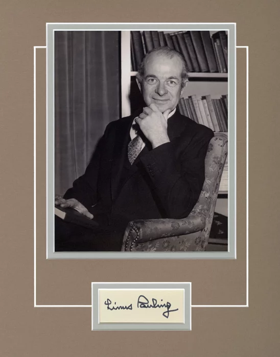 Linus Pauling autograph