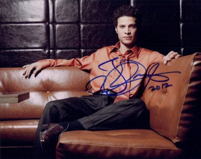 Justin Guarini autograph