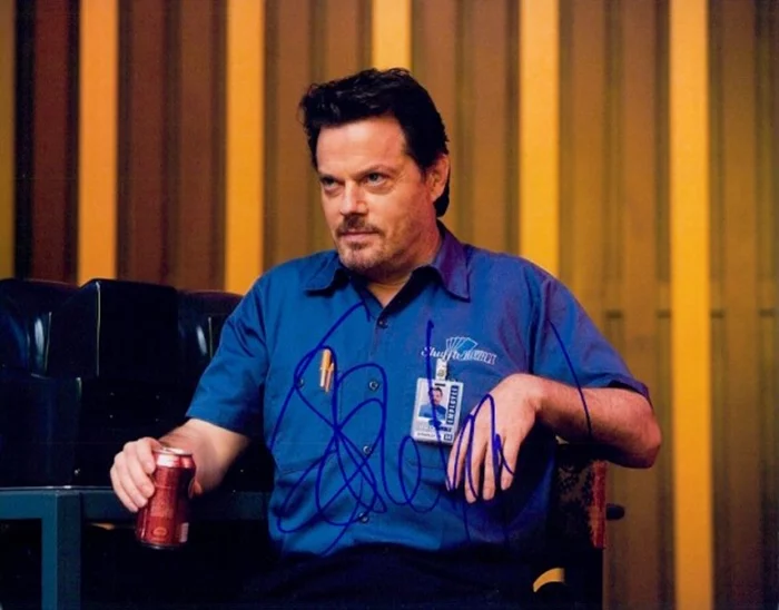 Eddie Izzard autograph