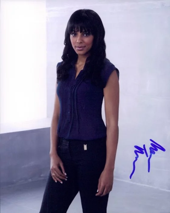 Marsha Thomason autograph