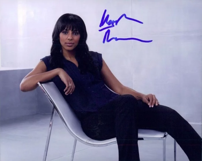 Marsha Thomason autograph