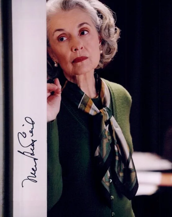 Mary Beth Peil autograph