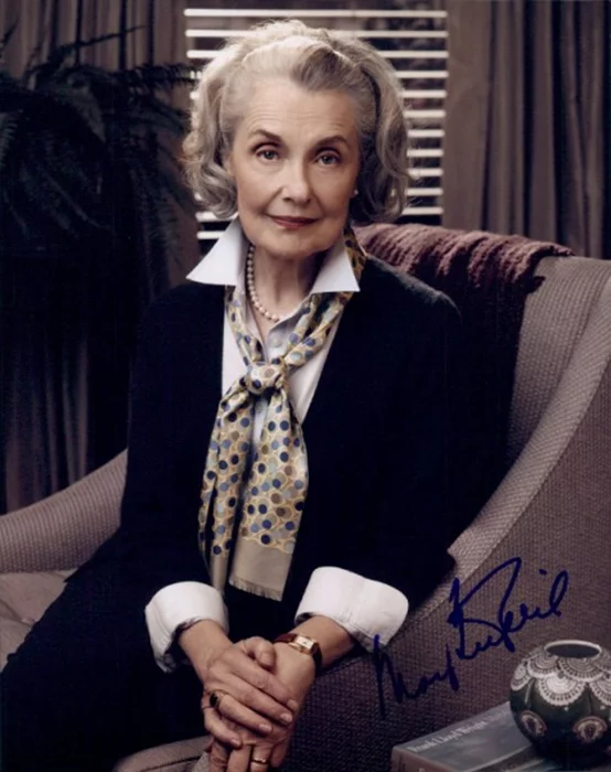 Mary Beth Peil autograph