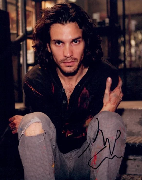 Santiago Cabrera autograph