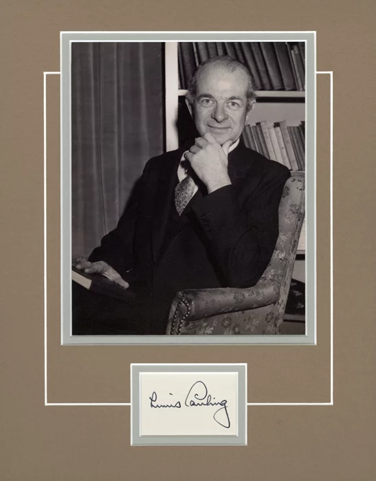 Linus Pauling autograph