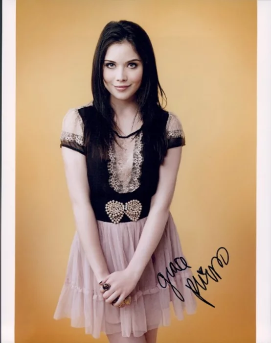 Grace Phipps autograph