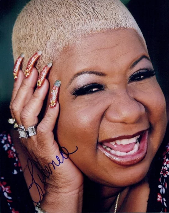 Luenell autograph