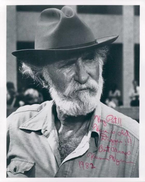 Keenan Wynn autograph