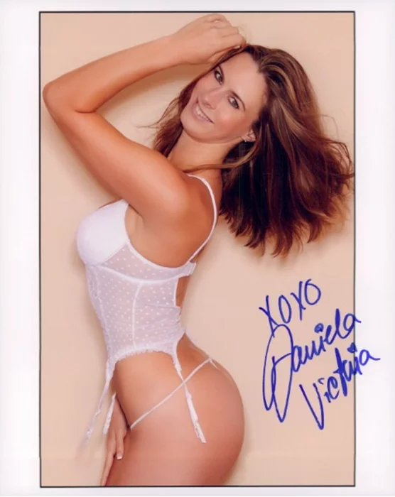 Daniela Victoria autograph