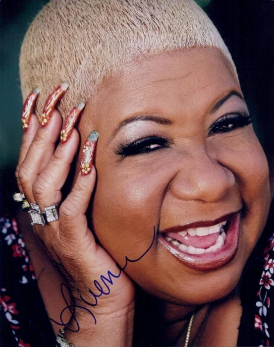 Luenell autograph
