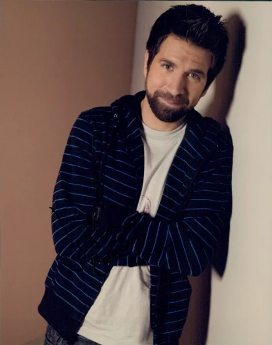 Joshua Gomez autograph