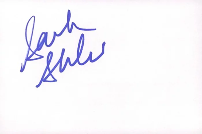 Sarah Shahi autograph