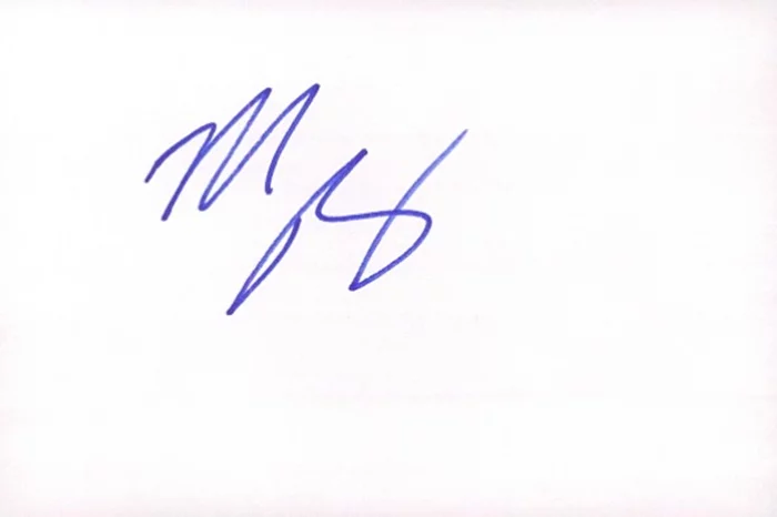 Matthew Perry autograph
