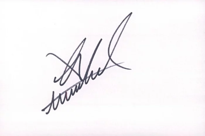 Mitchel Musso autograph