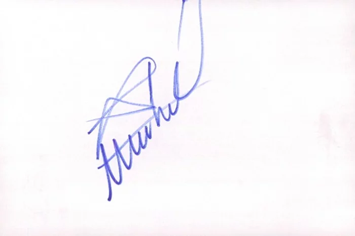Mitchel Musso autograph