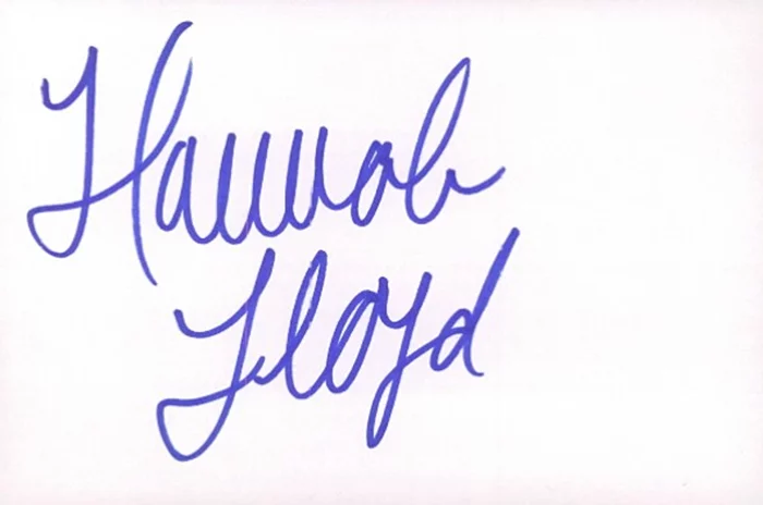 Hannah Lloyd autograph