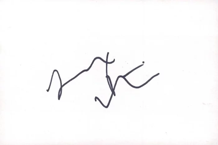 Judith  Hill autograph