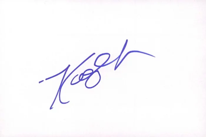 Kathryn Hahn autograph