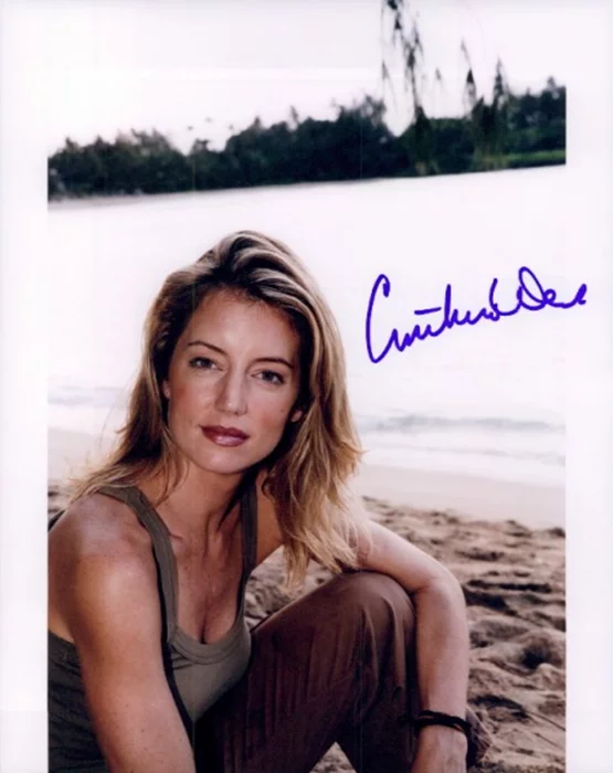 Cynthia Watros autograph