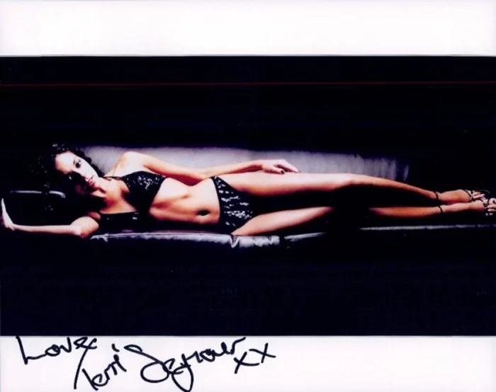 Terri Seymour autograph