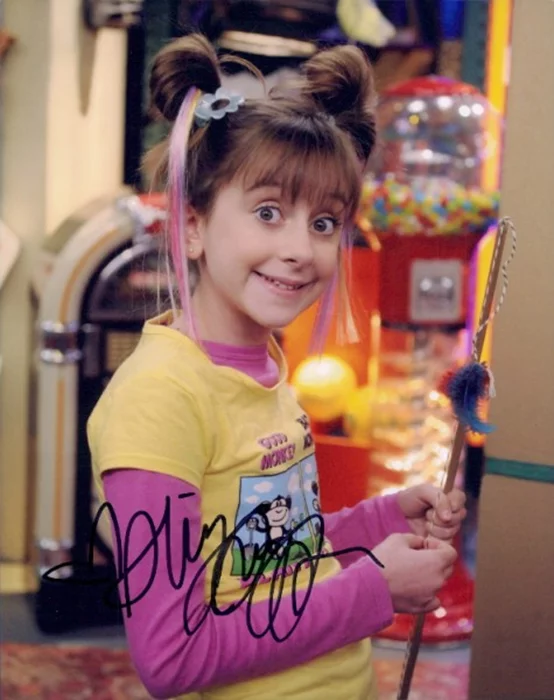 Allisyn Arm autograph