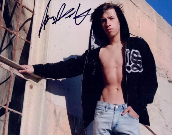 Jimmy Bennett autograph