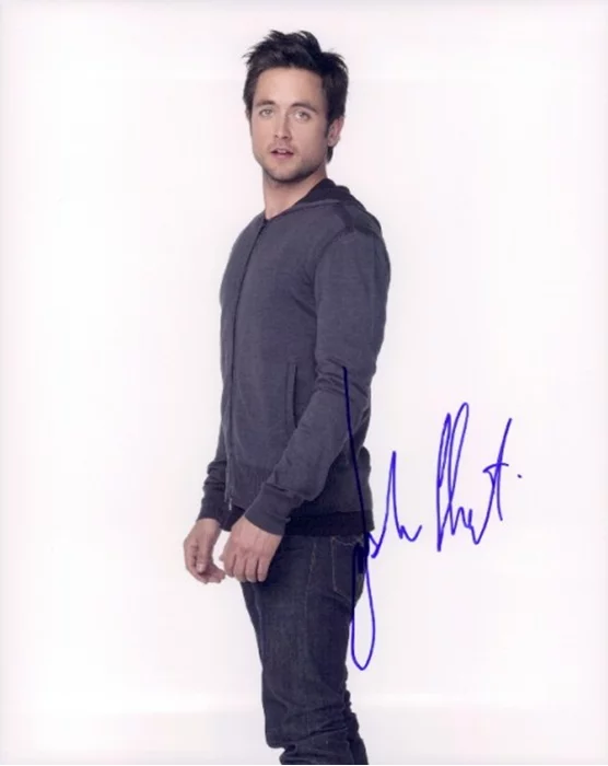 Justin Chatwin autograph