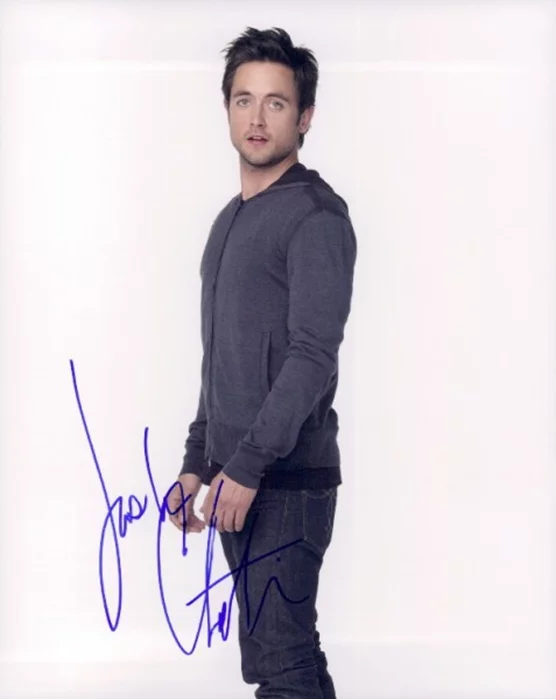 Justin Chatwin autograph