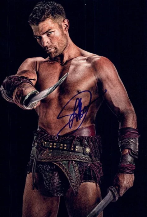Liam McIntyre autograph