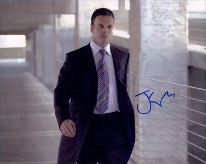 Jonny Lee Miller autograph