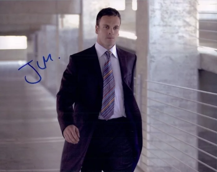 Jonny Lee Miller autograph