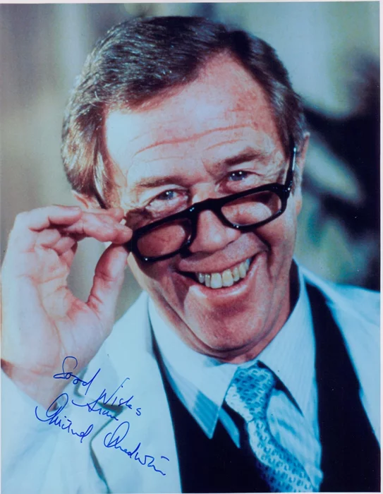 Michael Medwin autograph