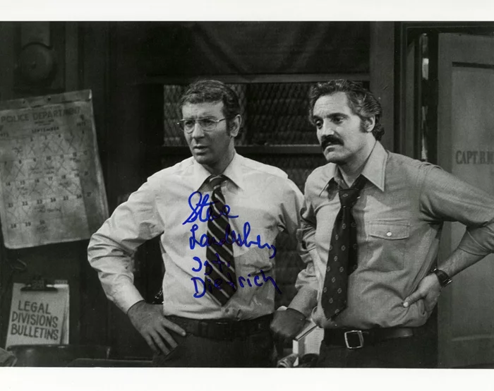 Steve Landesberg autograph