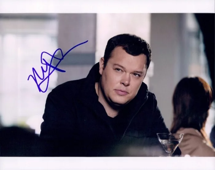 Michael Gladis autograph