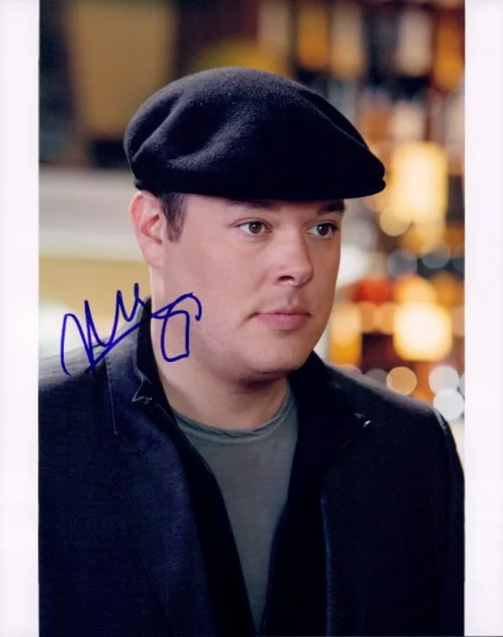 Michael Gladis autograph