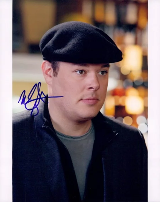 Michael Gladis autograph