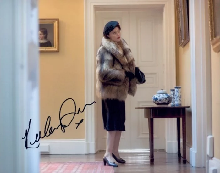 Keeley Hawes autograph