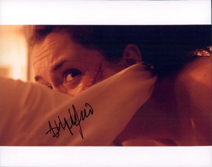 Ashlynn  Yennie autograph
