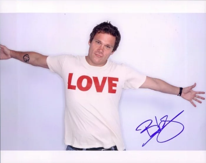 Bob Guiney autograph