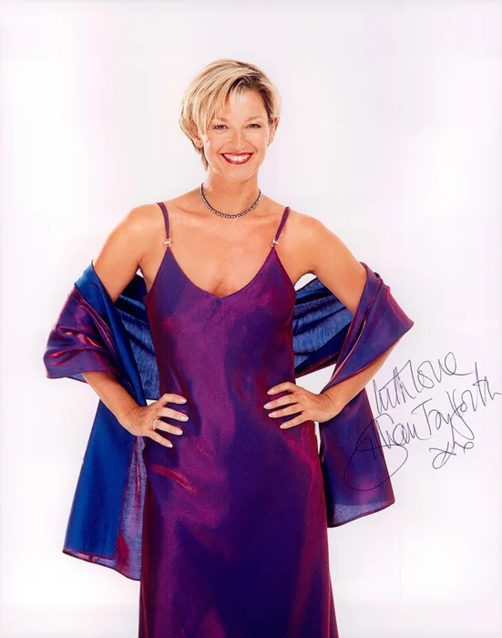 Gillian Taylforth autograph