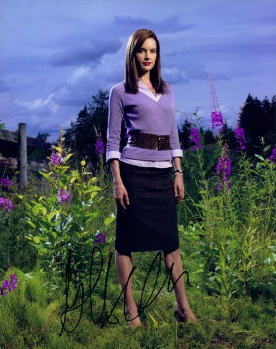 Gina Holden autograph
